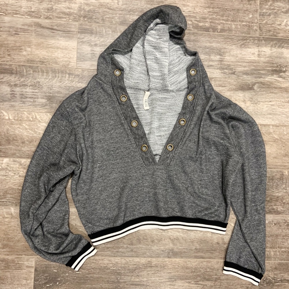 Gray Crop Top Long Sleeve